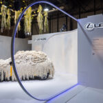 Instalación textil Kumihimo cubriendo un Lexus LBX en ARCOmadrid 2026