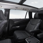 Cabina tecnológica del Lexus TZ con interfaz Lexus Connect y diseño minimalista.