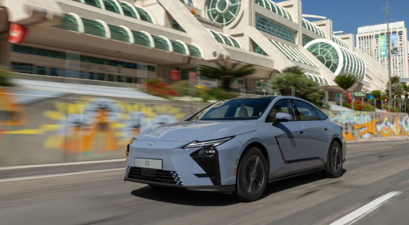 Portada_ES_luxury_sedan