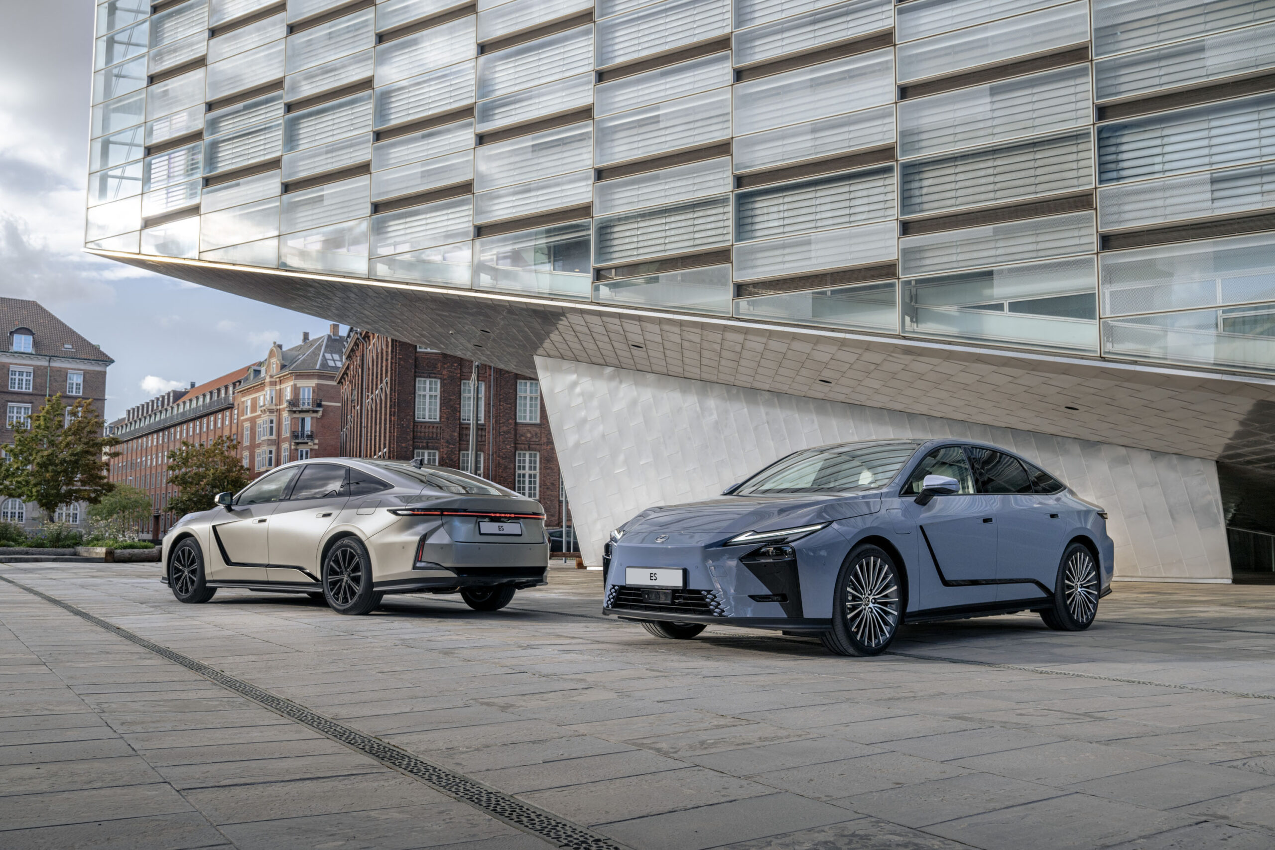 Gama y Precios para el Nuevo Lexus ES 2026 Híbrido y Eléctrico